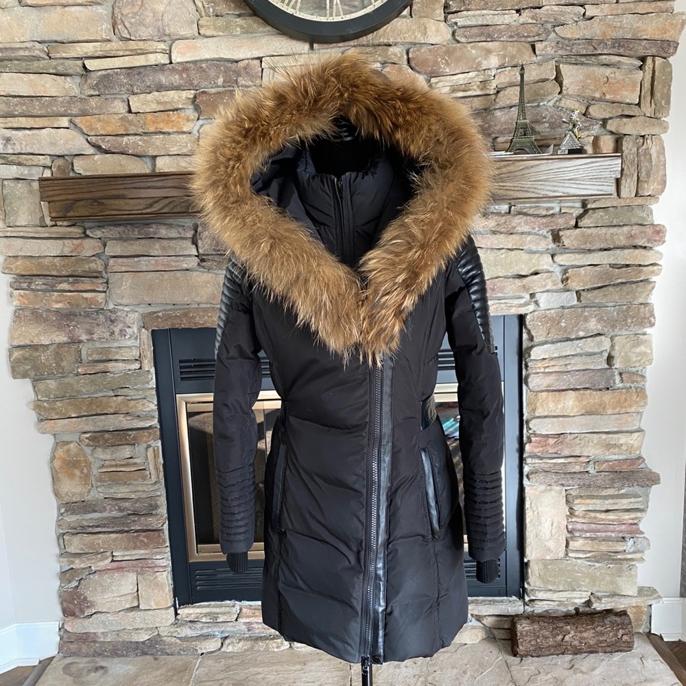 TOWMY BY SNOWIMAGE Down Coat with Natural Fur S